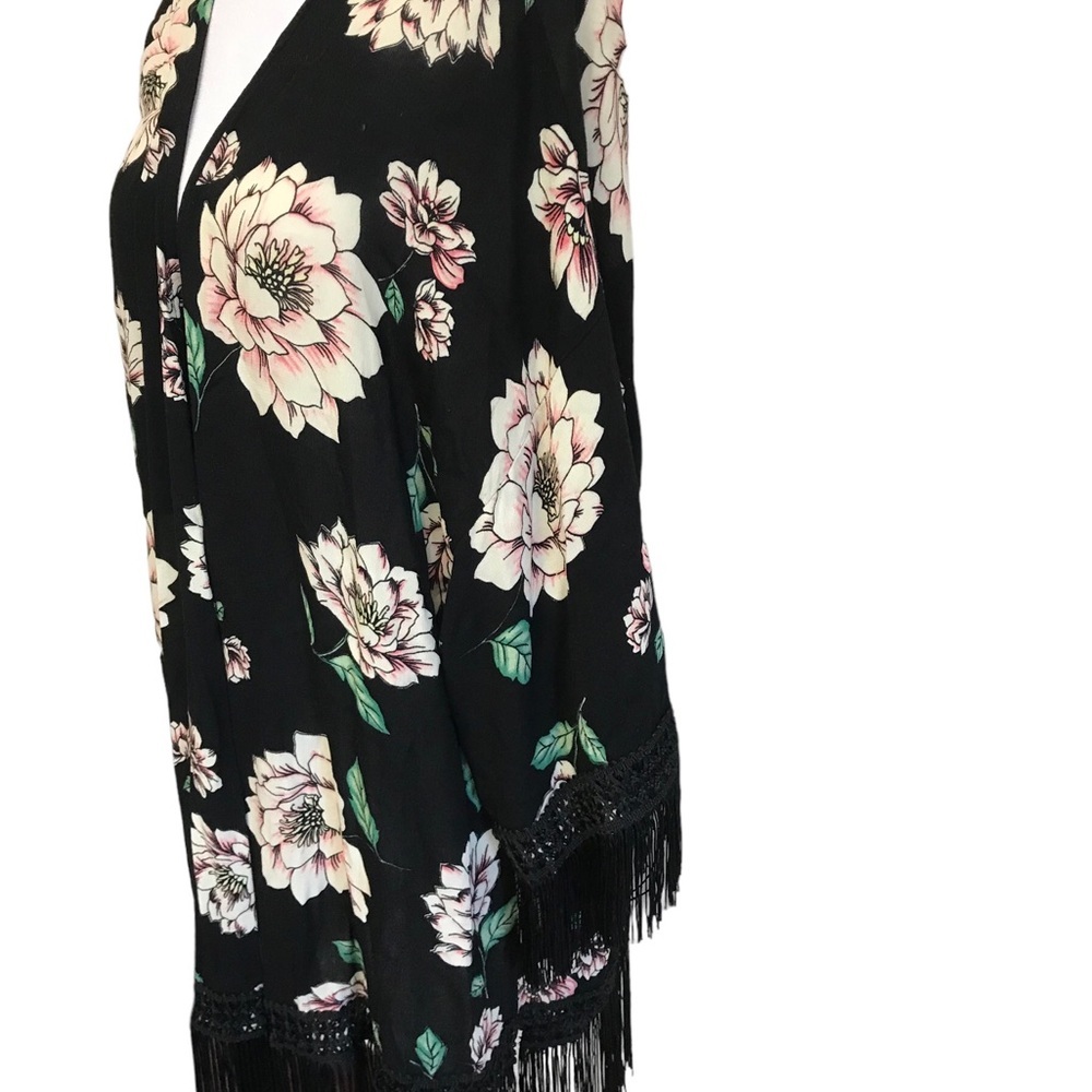 Jodifl Kimono with sleeves floral Black Fringe - Picture 2 of 5